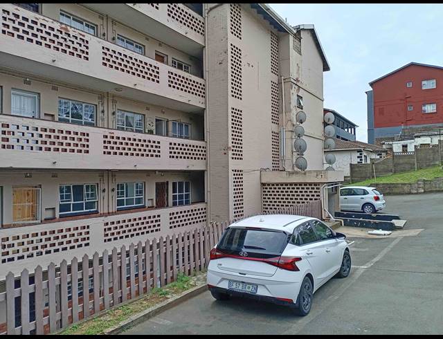 2 BEDROOM FLAT FOR SALE IN BLUFF
